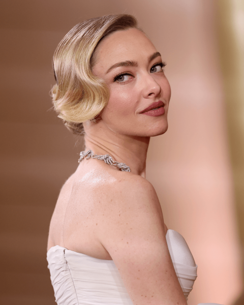 Amanda Seyfried side swoop bun